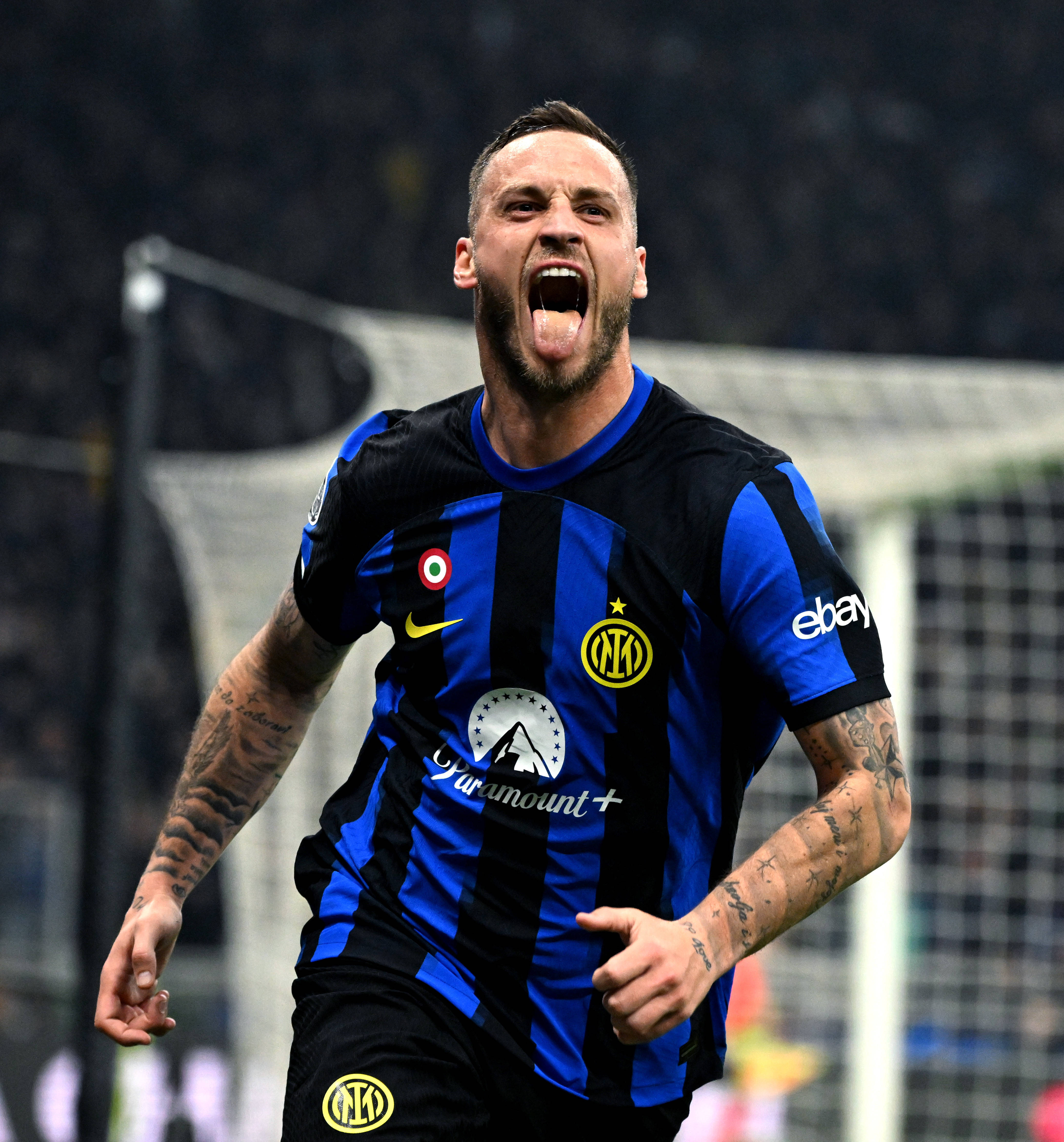 记者：洛杉矶与热刺就孙兴慜达成协议，费用1500万-2000万镑（消息称：热刺与洛杉矶就孙兴慜已达成一致，转会费为1500万-2000万英镑）