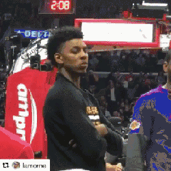 每体：巴萨有意左后卫索萨，想用桑托斯欠的290万欧锁定交易（每体：巴萨相中左后卫索萨，拟用桑托斯拖欠的290万欧敲定交易）