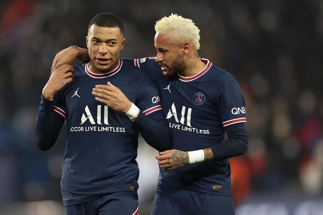 2025年球衣销量：亚马尔力压梅罗排第一；皇萨塔俱乐部前三（2025年球衣销量榜：亚马尔压过梅西C罗夺魁，皇萨塔俱乐部包揽前三）