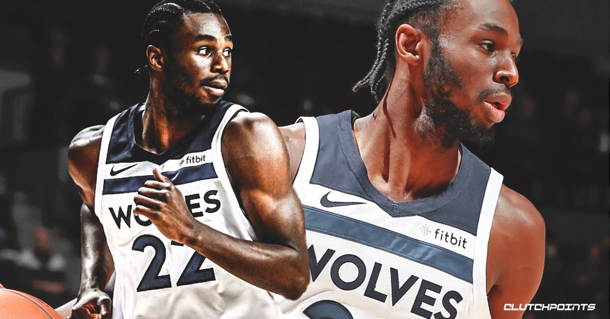 队友疯狂给他做掩护（队友拼命替他打掩护）