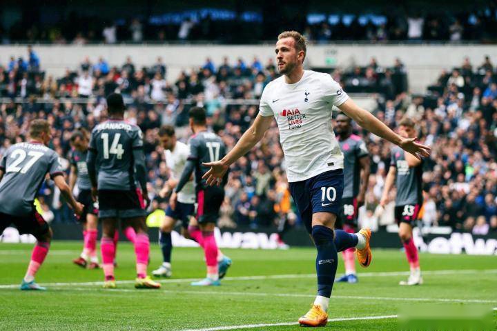 他以出色的 他以出色的